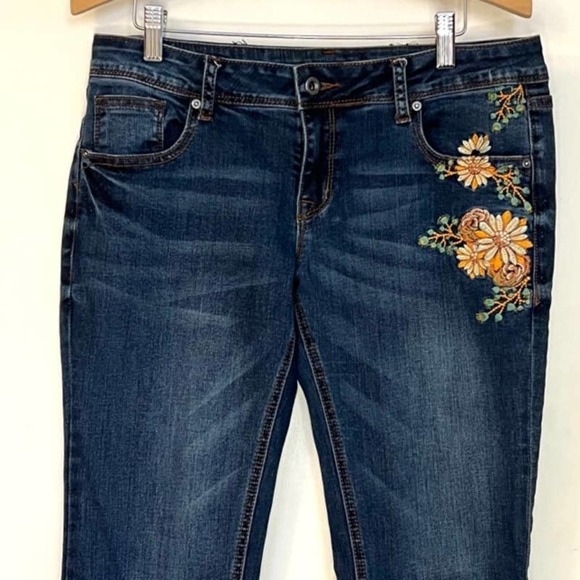 GRACE IN LA EMBROIDERED EASY FIT BOOT CUT JEANS FRAYED HEM SIZE 30 X 33 - Picture 2 of 10